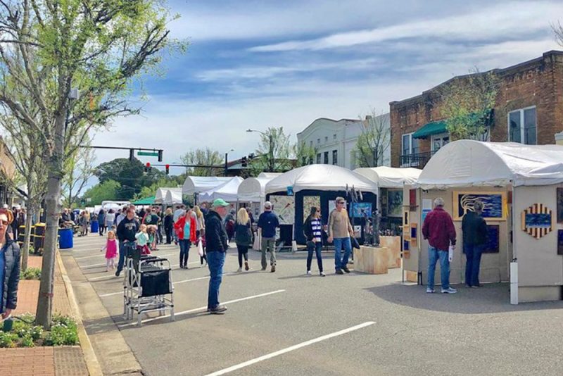 Everything You Need to Know About the Fairhope Arts & Crafts Festival